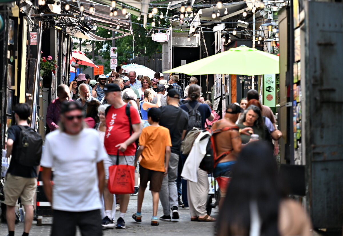 national capital: tourist summer boosted national capital: tourist summer boosted new